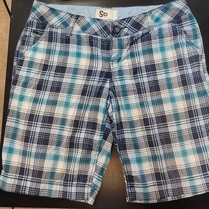 Bermuda Shorts Classic Plaid Design